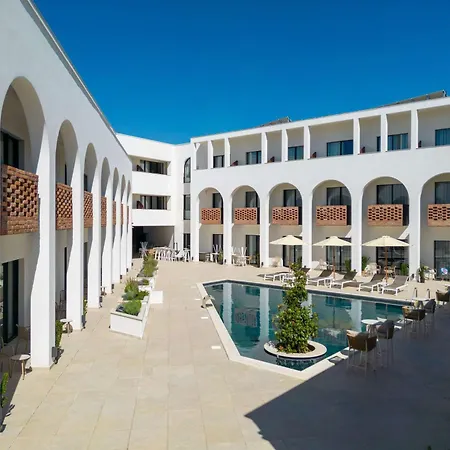 Mercure Conacul Cozieni Hotel Pasarea