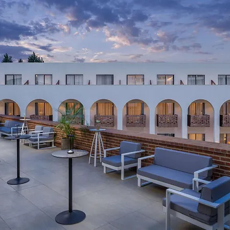 Hotel Mercure Conacul Cozieni Pasarea