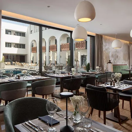 Mercure Conacul Cozieni 4*