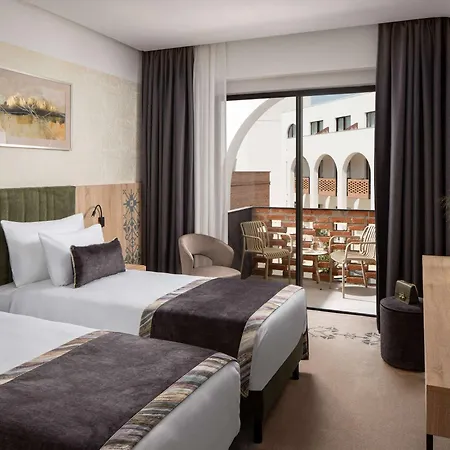 Hotel Mercure Conacul Cozieni Pasarea